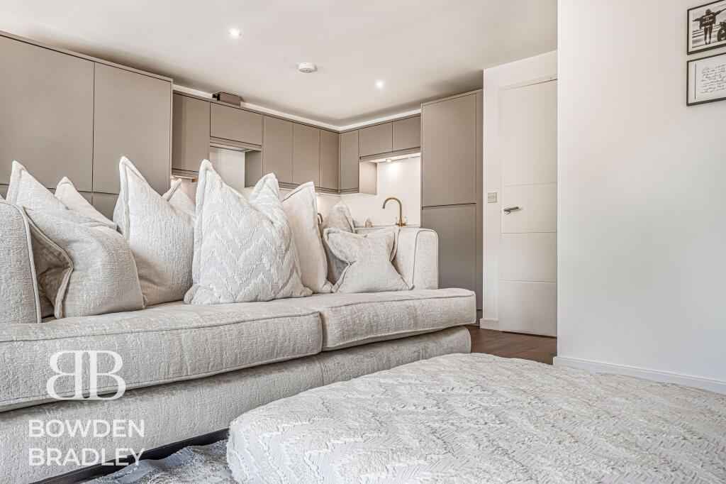Apartment in London - View 5