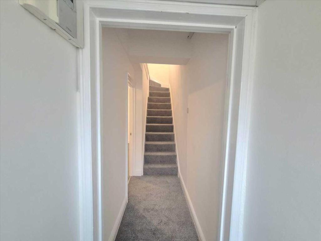 House in Clydach Vale, Cwm Clydach - View 4
