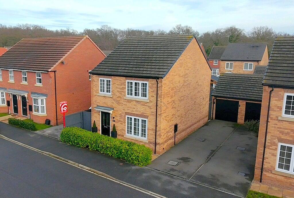 4-bed detached on Insall Way, Auckley, Doncaster, £290,000