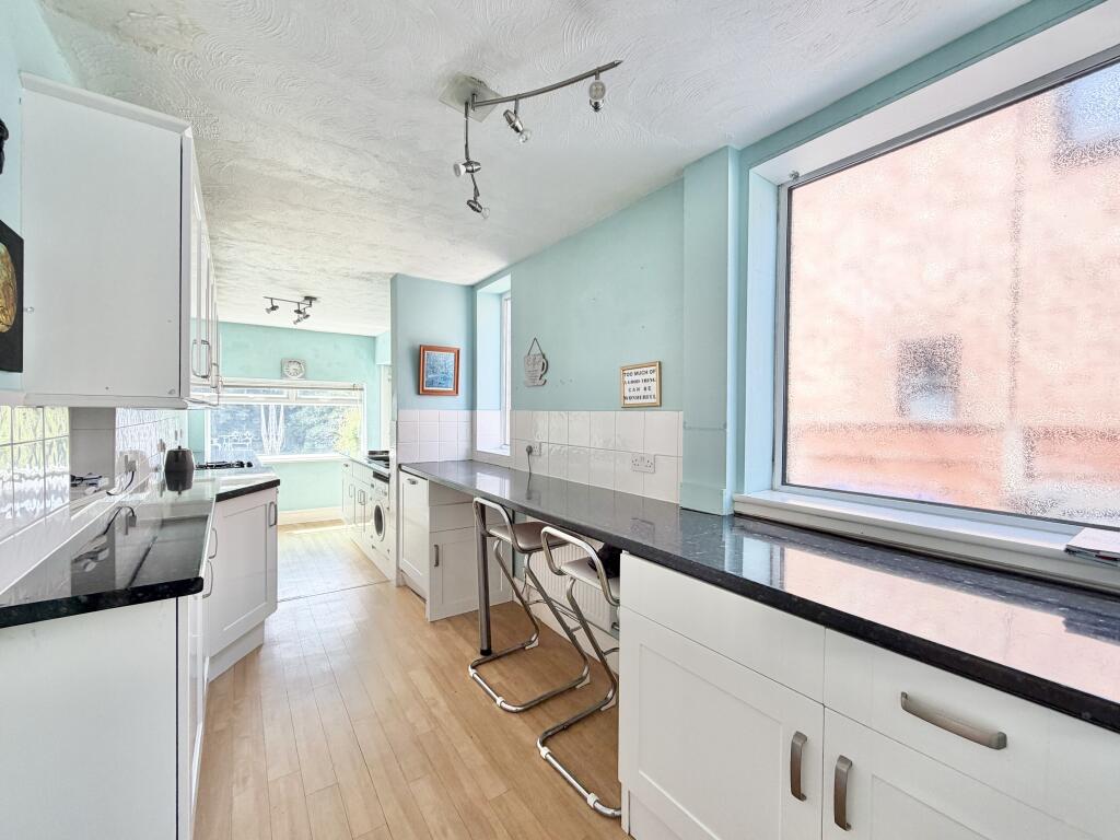 Derbyshire Road South, Sale, Trafford photo 4