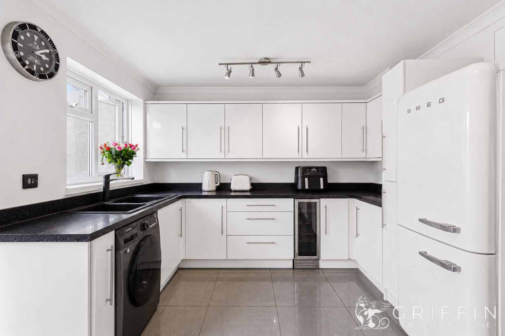 House in Romford - View 3