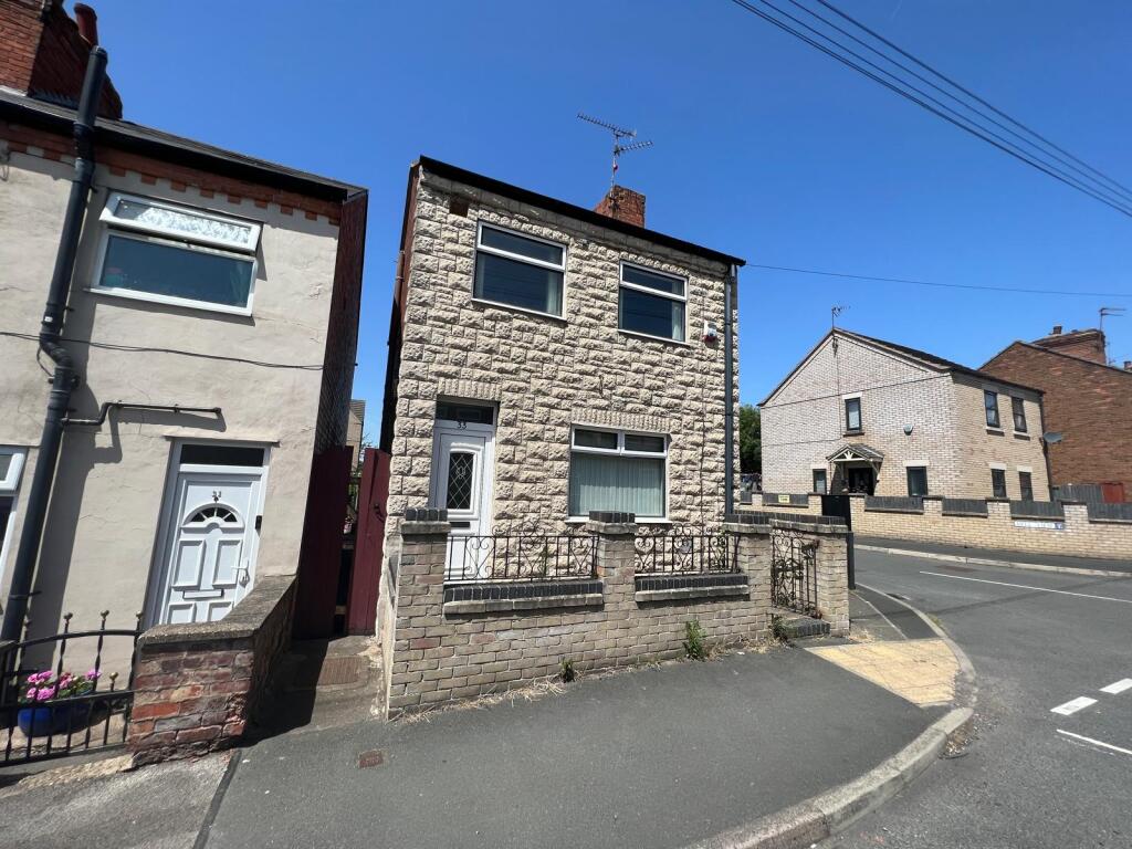 Main image of property: 33 Recreation Street, Mansfield NG18 2HP