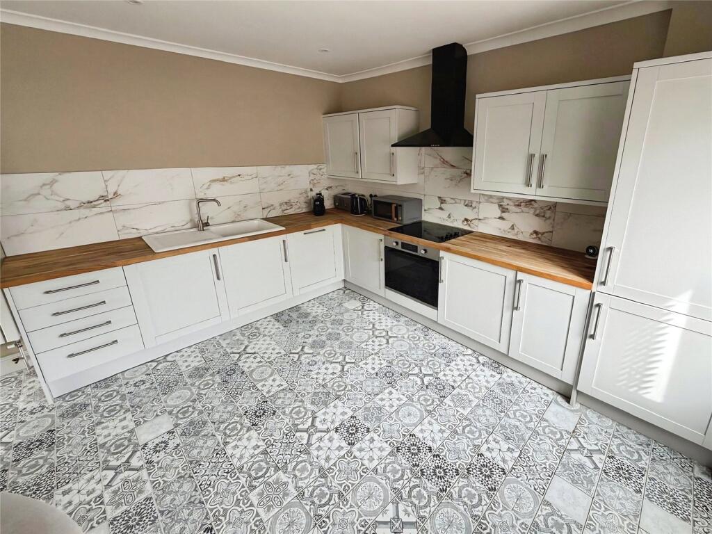 15 Highfield Lane, Highfield, Southampton, SO17 photo 3