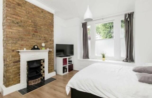 Apartment in London - More