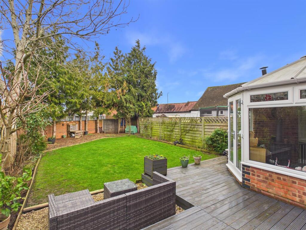 Clover Drive, Hardwicke, Gloucester photo 3