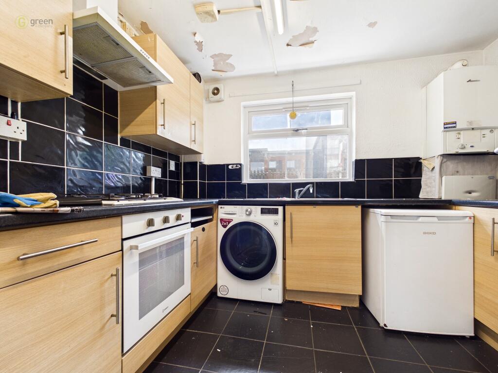 Apartment in Solihull, Chelmsley Wood - View 3