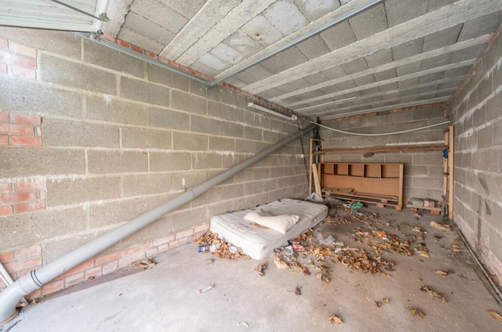 8, Garages, Ellis Court Roman Bank, Skegness, Lincolnshire, PE25 photo 3