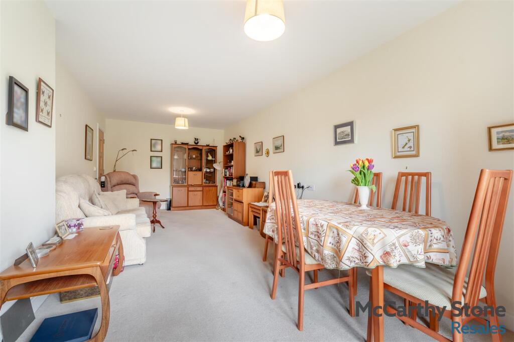 Apartment in Bromsgrove - View 3