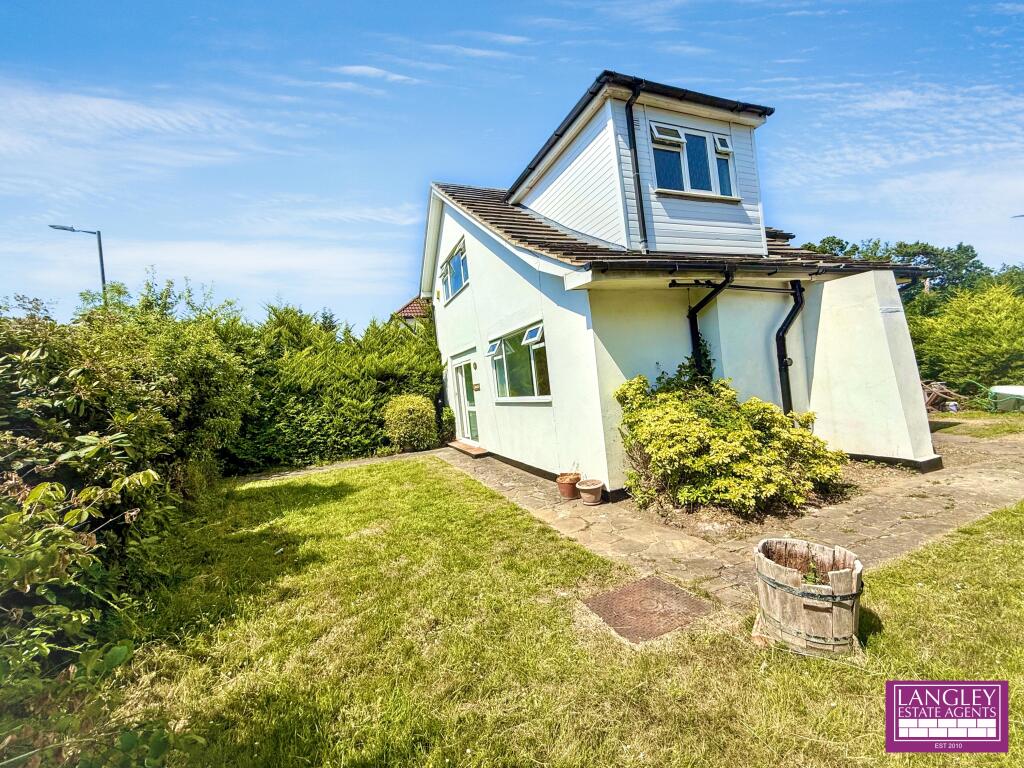 Main image of property: Links Way, Beckenham