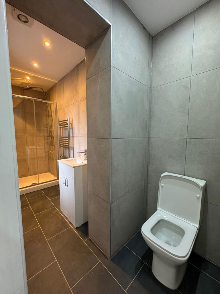 Oak Road, West Bromwich, B70 photo 5