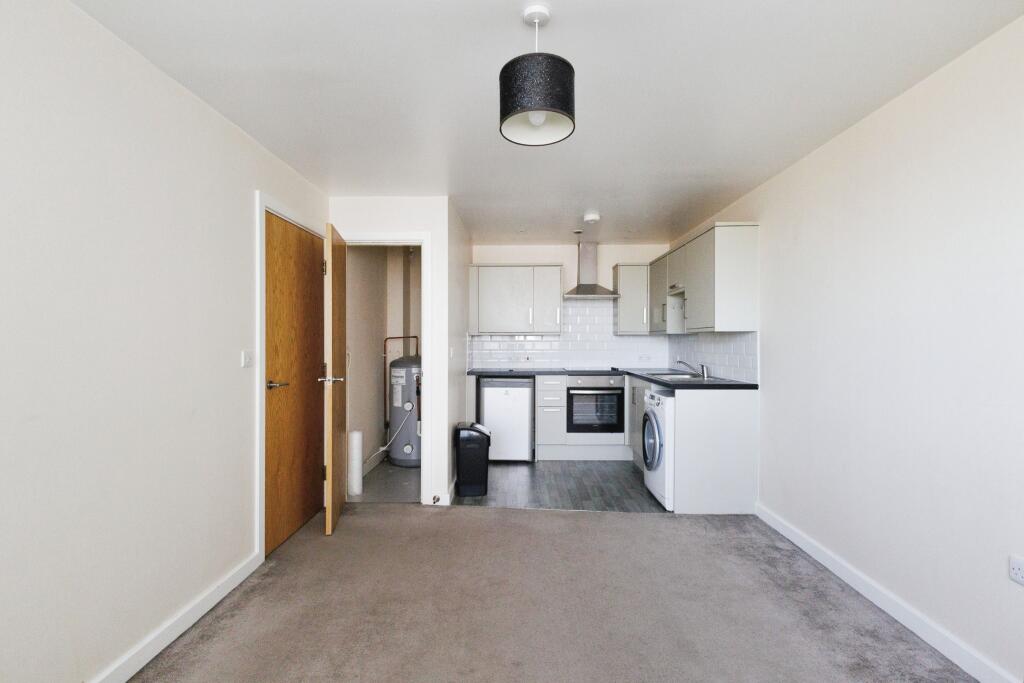 Apartment in Stockport, Greater Manchester - View 2