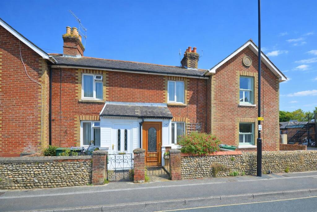 Main image of property: SHORT WALK TO BEACH * SANDOWN