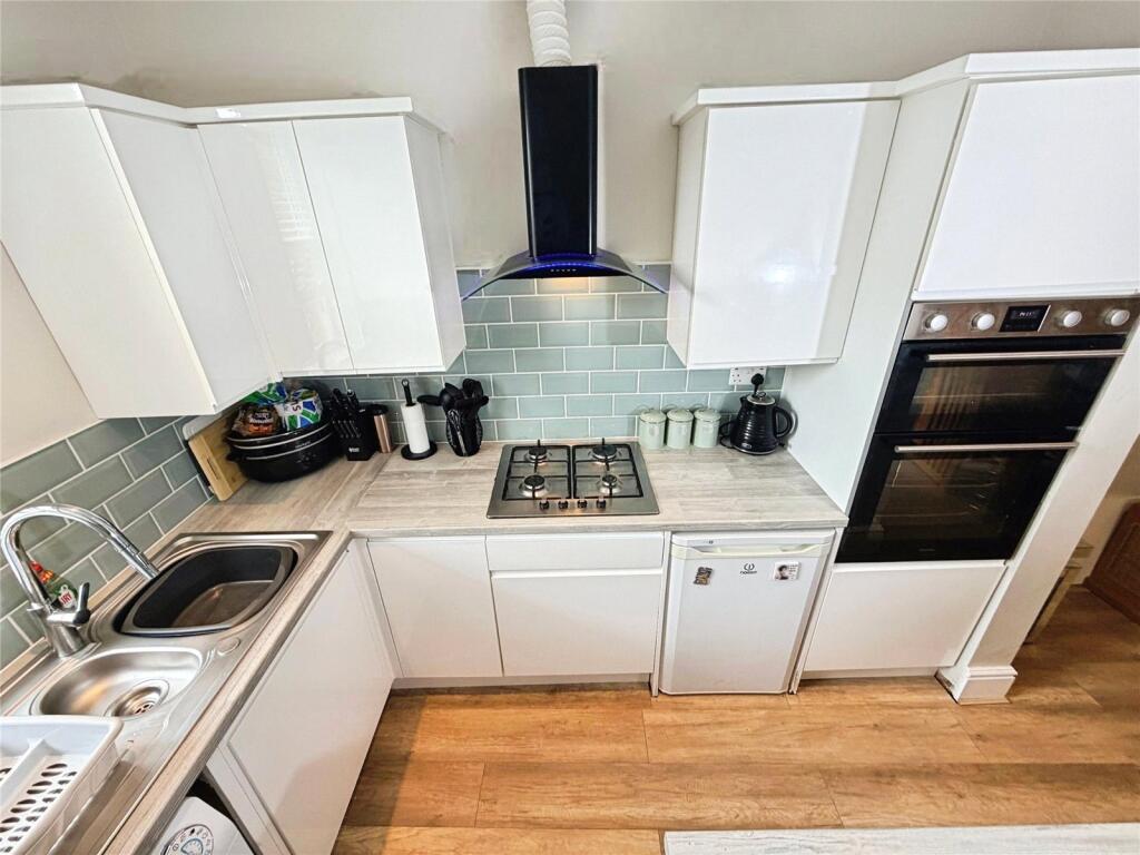 Bentley Avenue, Doncaster, DN4 photo 2