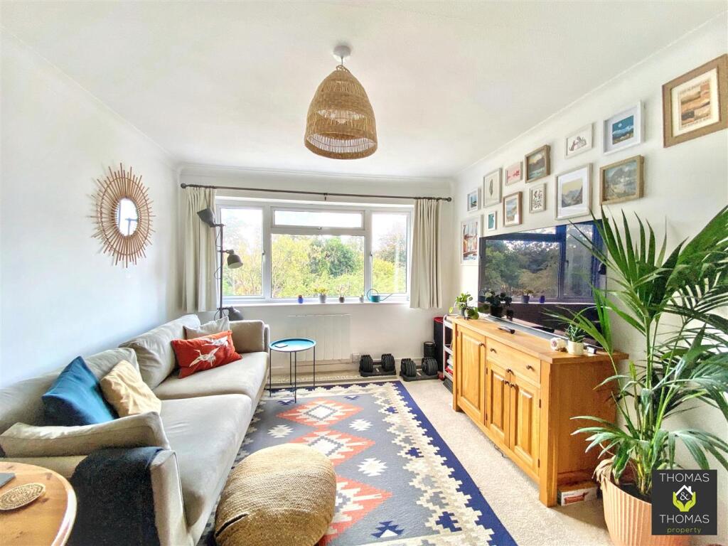 Apartment in Gloucester - View 4