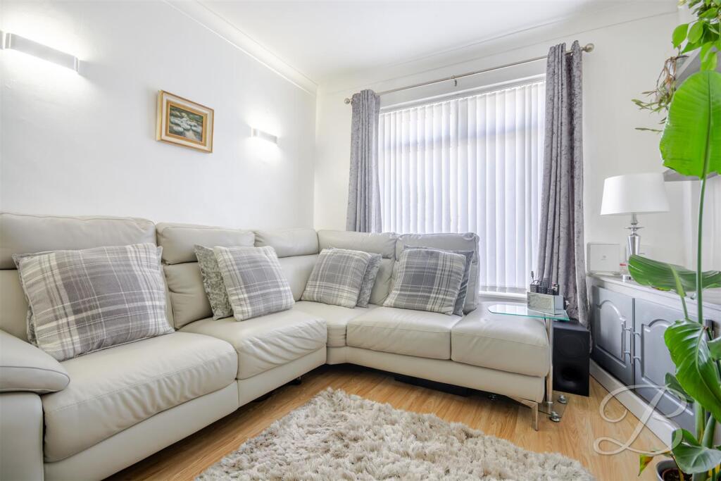 House in Ashfield, Sutton in Ashfield, Stanton Hill - View 6