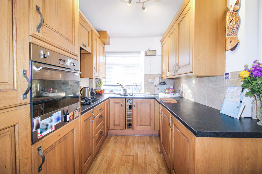 Apartment in Rushmoor, Hampshire - View 3