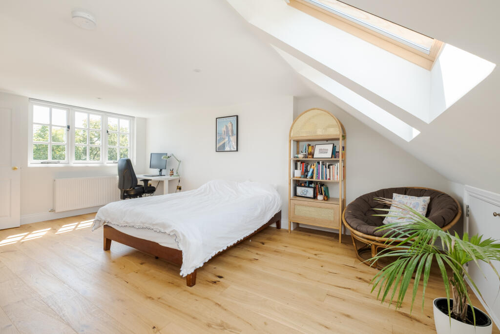 Etheldene Avenue, London, N10 photo 3