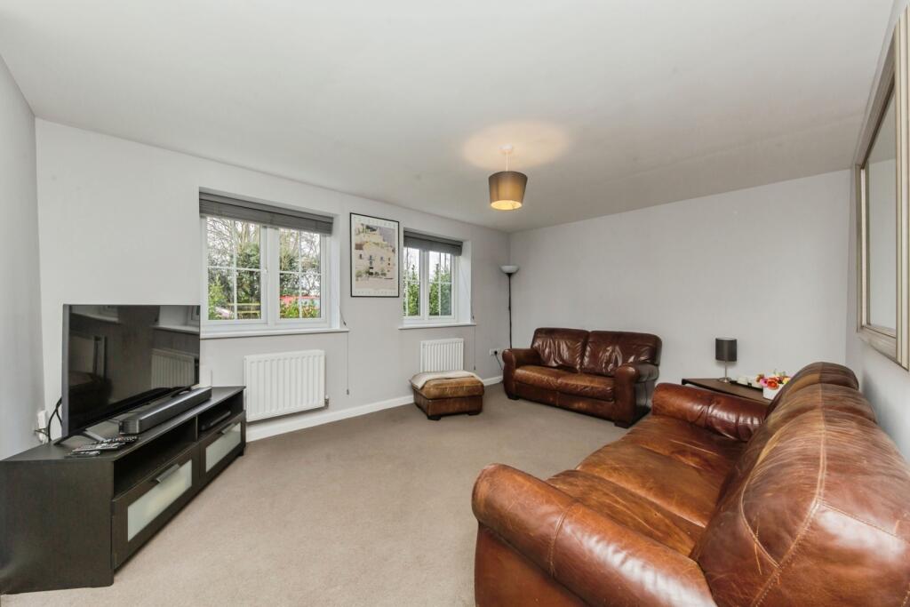 Holcroft Drive, Cuddington, Northwich, Cheshire, CW8 photo 2