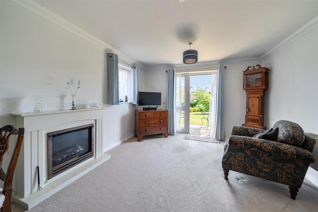 Jubilee Lodge, Fleet, Hampshire photo 4