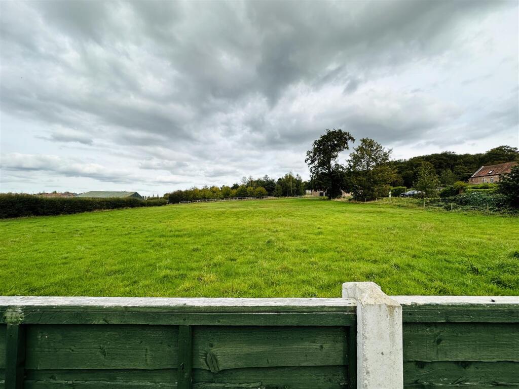 3-bed detached on Field Avenue, Thorpe Willoughby, Selby, £210,000