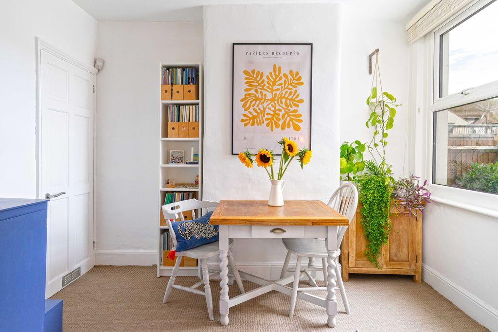 House in South Croydon, Waddon - More