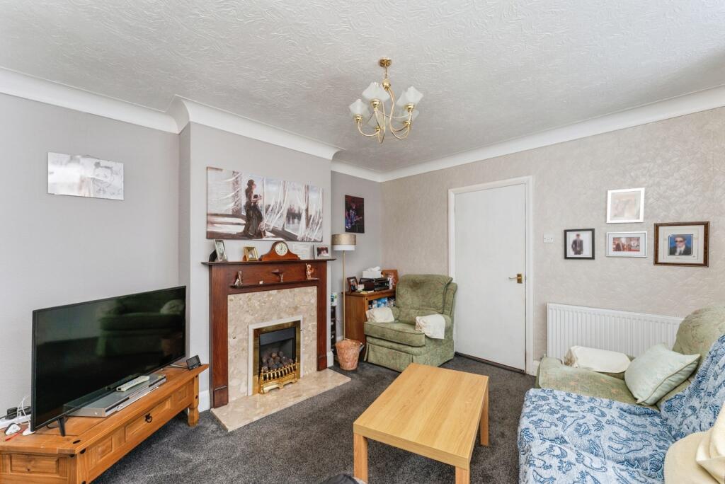 Kings Avenue, Greenfield, Holywell, Flintshire, CH8 photo 4