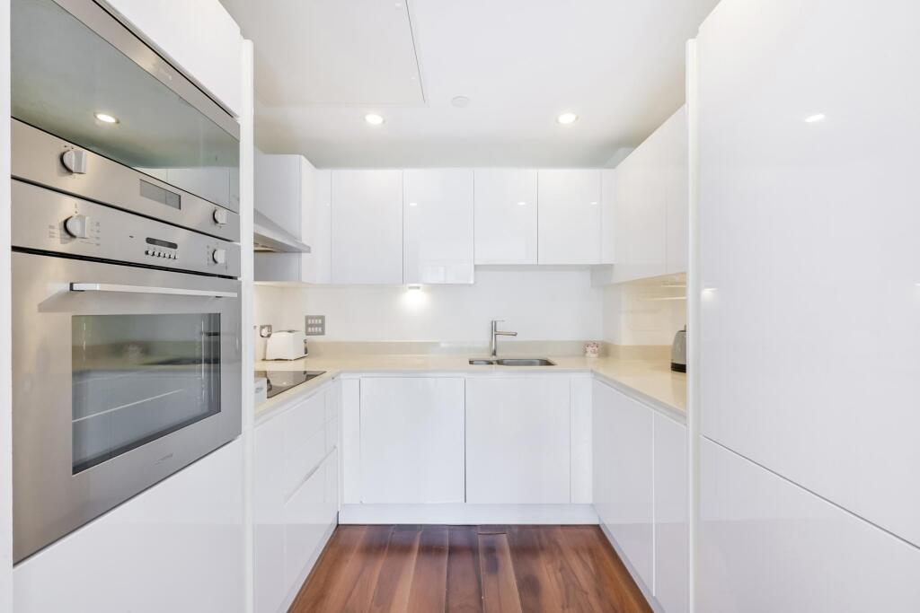 Apartment in London - View 5