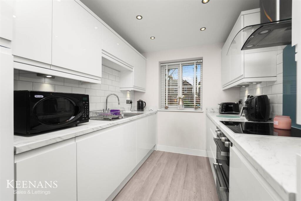 Additional image 17 of Oakenhead green