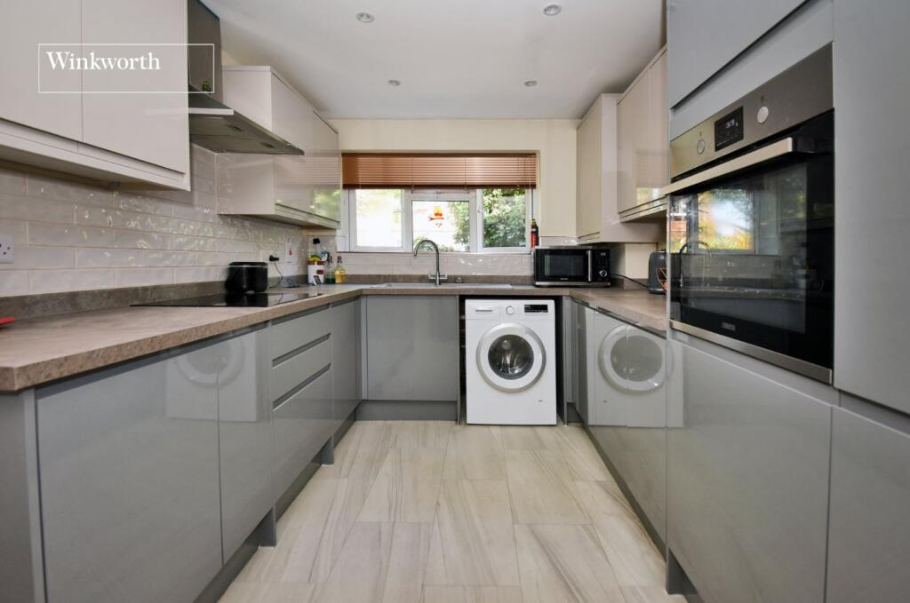 Beddington Gardens, Wallington, SM6 - View 6