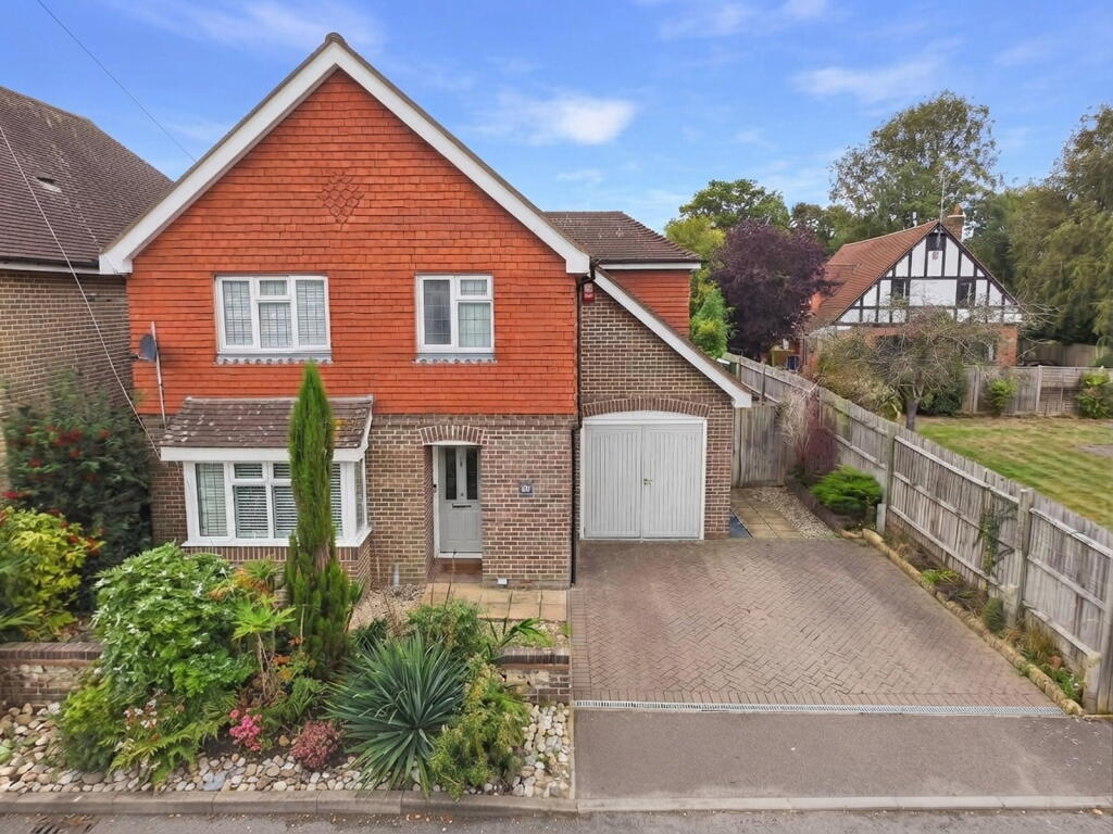 High Street, Findon Village, Worthing BN14 0TA