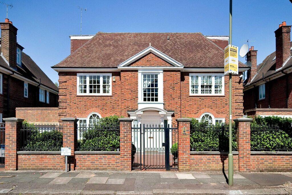 Main image of property: Hocroft Road, London, NW2