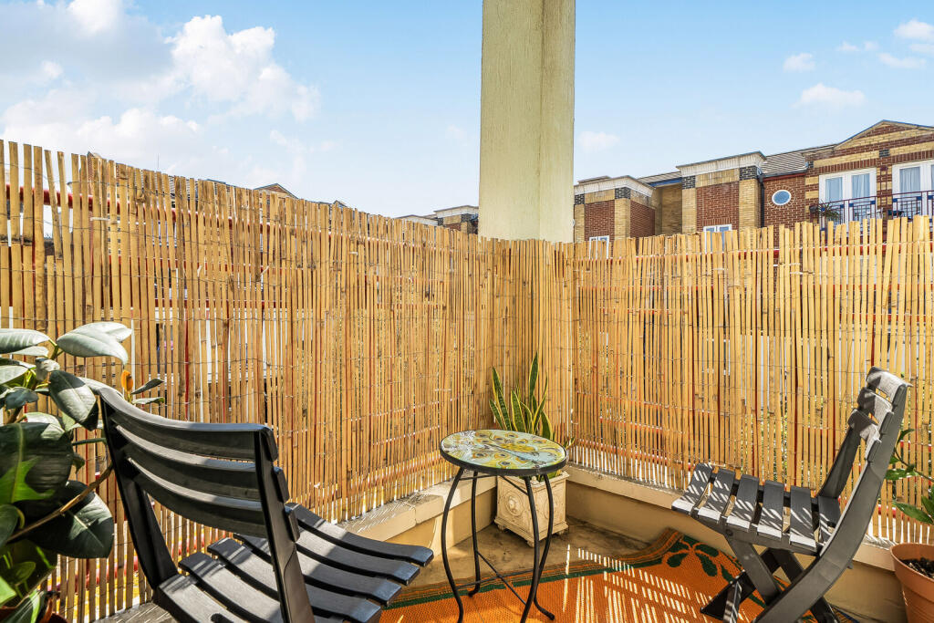 House in London - View 4