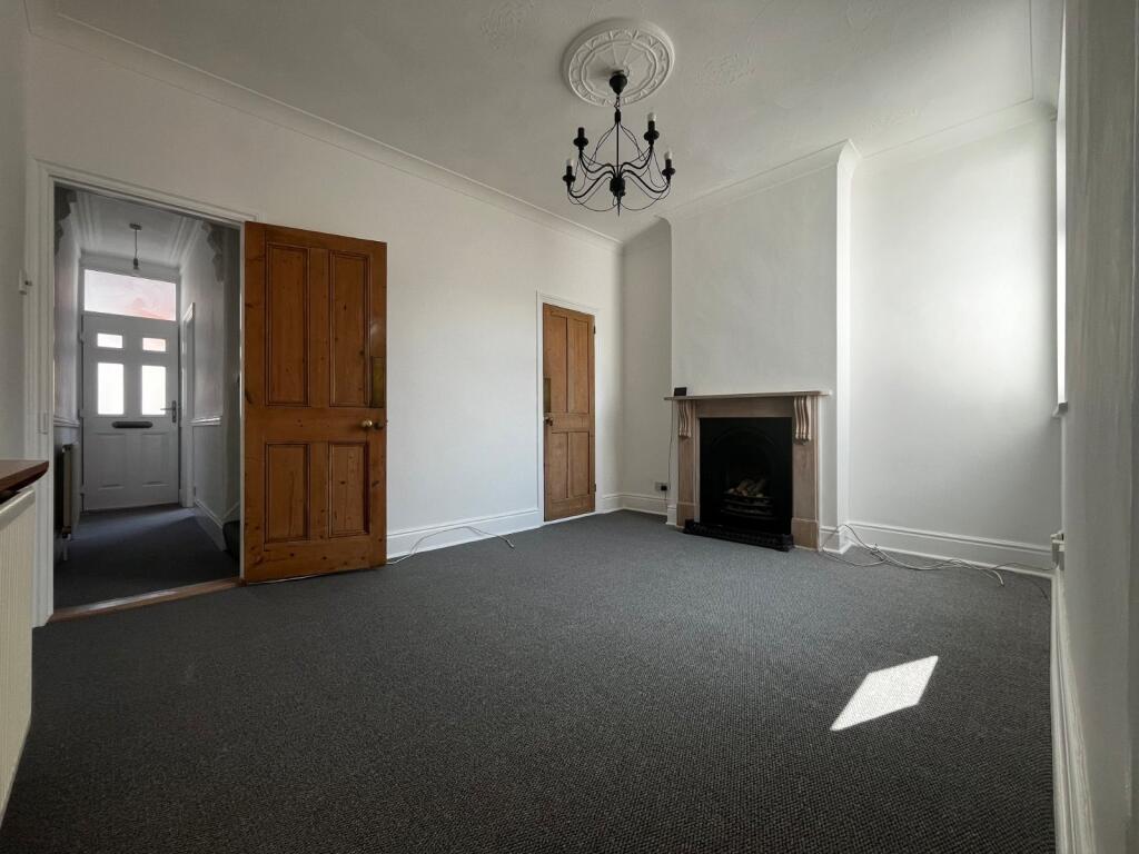 House in Portsmouth - More