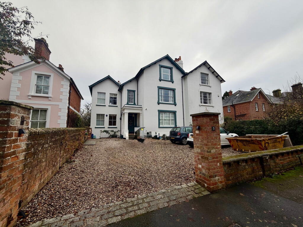 Main image of property: Donnington Square, Newbury, RG14 1PJ