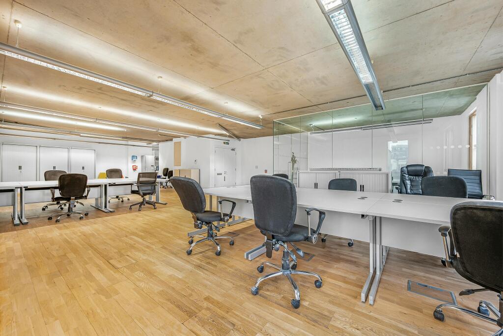 OFFICE 5.jpg