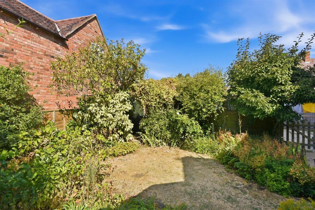 House in Stratford-on-Avon, Quinton CP - More