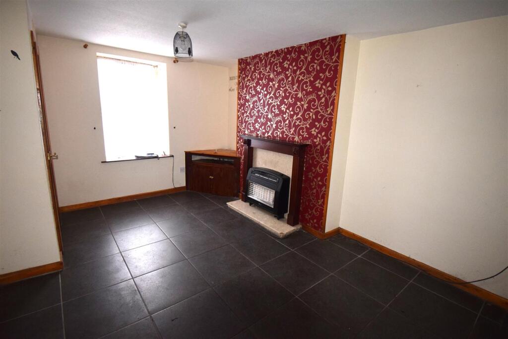 Glynllifon Street, Blaenau Ffestiniog - View 2