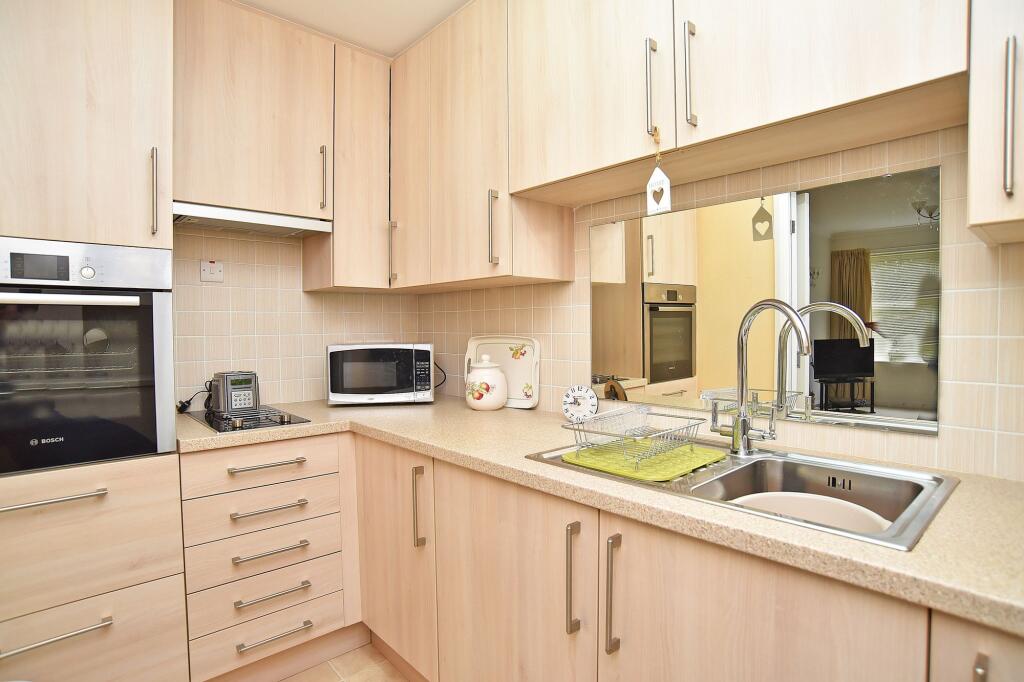 East Park Road, Harrogate, HG1 - View 3
