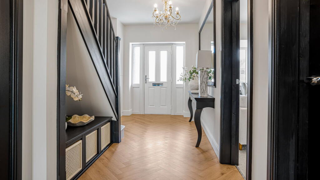 House in Sutton Coldfield, Whitehouse Common - View 4