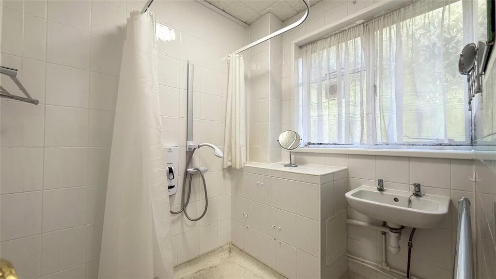Apartment in Poole - More