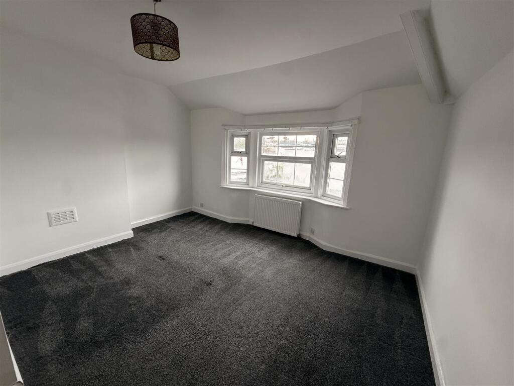 Apartment in Stoke-on-Trent - View 3