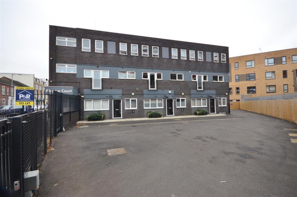 Main image of property: Dudley Street, Luton