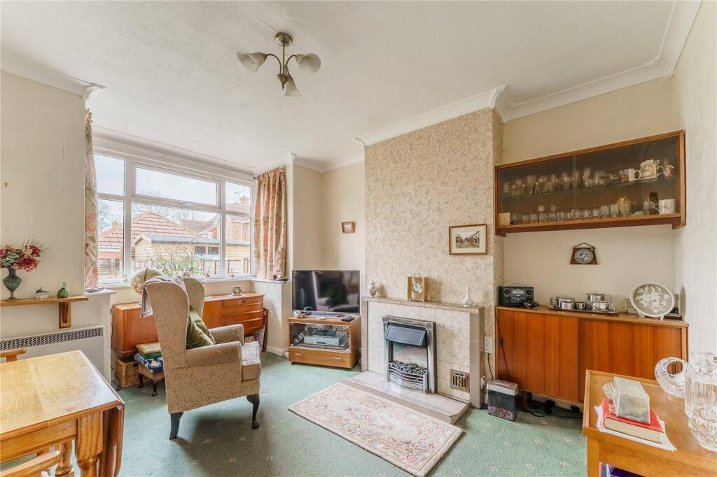 Askam Avenue, Pontefract, West Yorkshire, WF8 photo 3