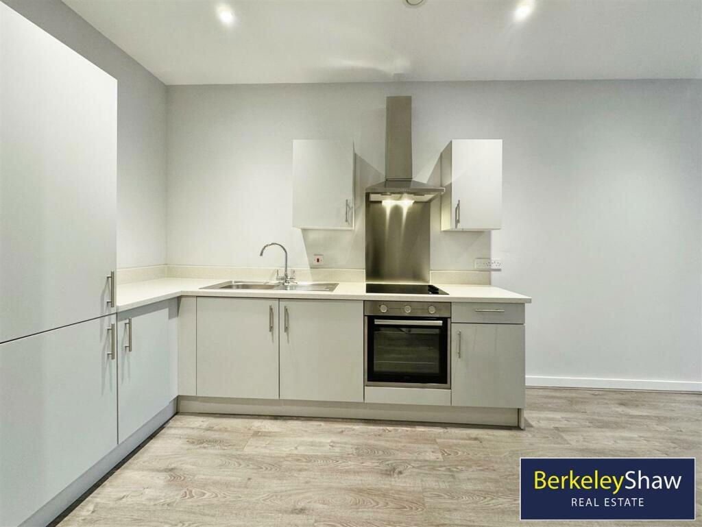 Apartment in Sefton, Waterloo - View 3