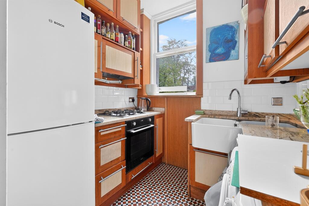 Apartment in London - More