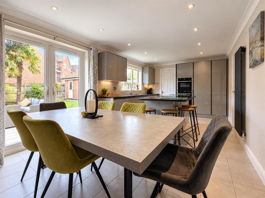 House in Newark, Fernwood - View 2