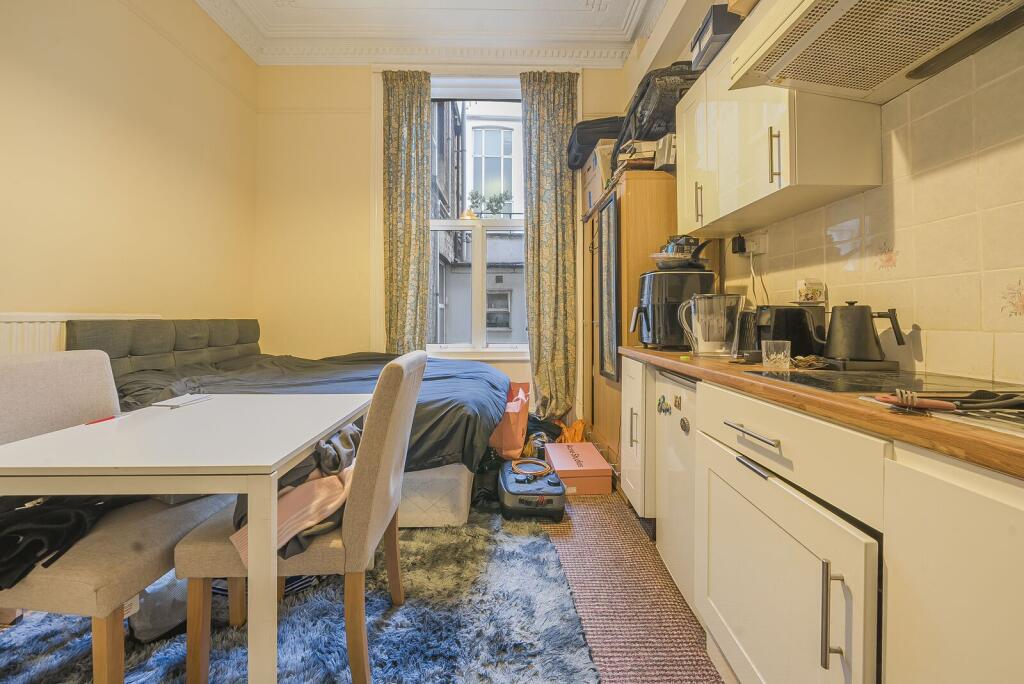 Apartment in London - View 5