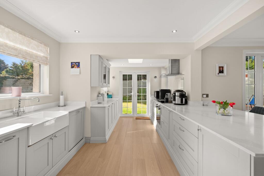 House in Dundee - More