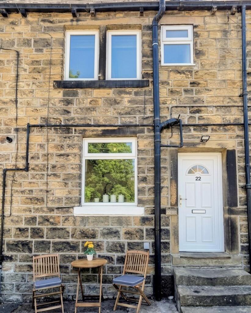 House in Huddersfield - View 2