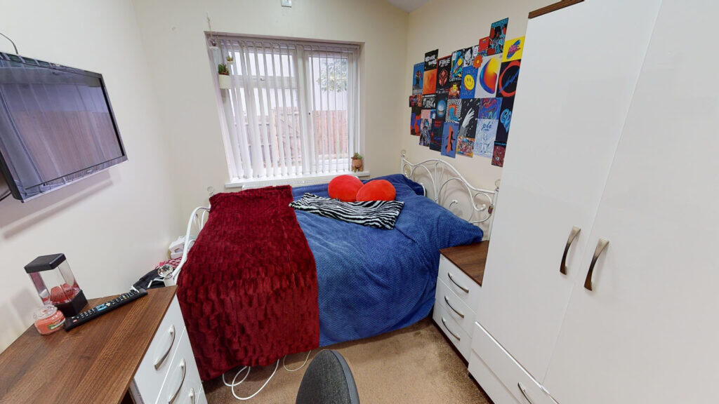 6 bedroom house for rent